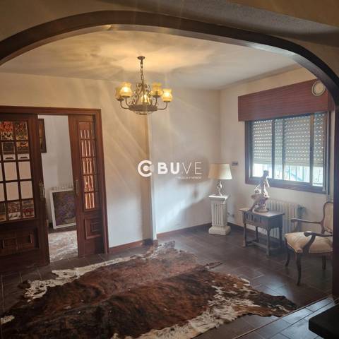 Casa-chalet en Venta en Amiudal en Avión