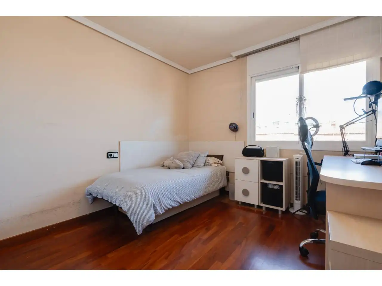 Dormitori de Pis en venda en Terrassa amb Aire condicionat, Calefacció i Terrassa