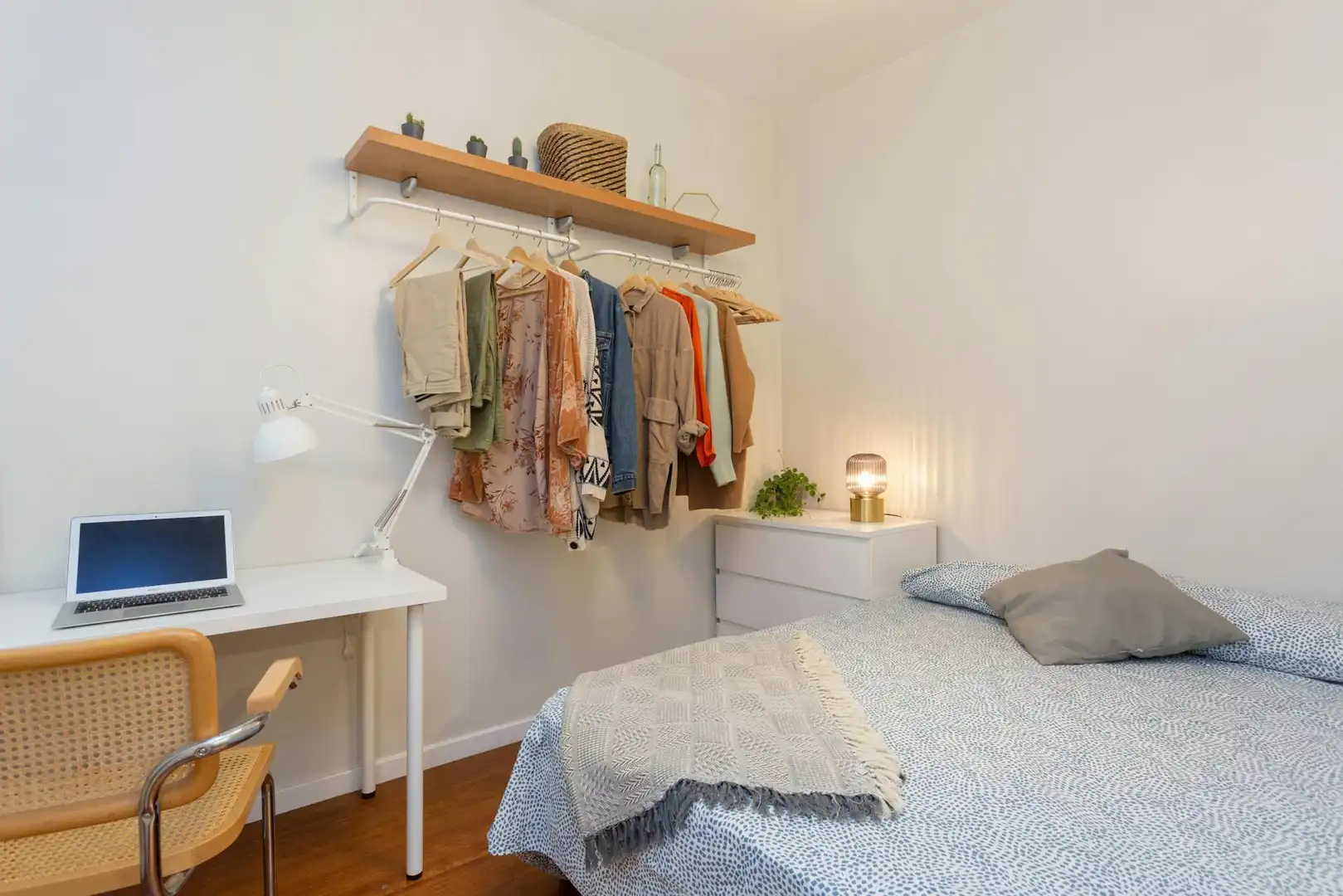 Habitación de Piso para compartir en Barcelona con Calefacción, Amueblado y Lavadora