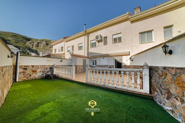 Casa adosada en Venta en Calle del Cáñamo en Tielmes