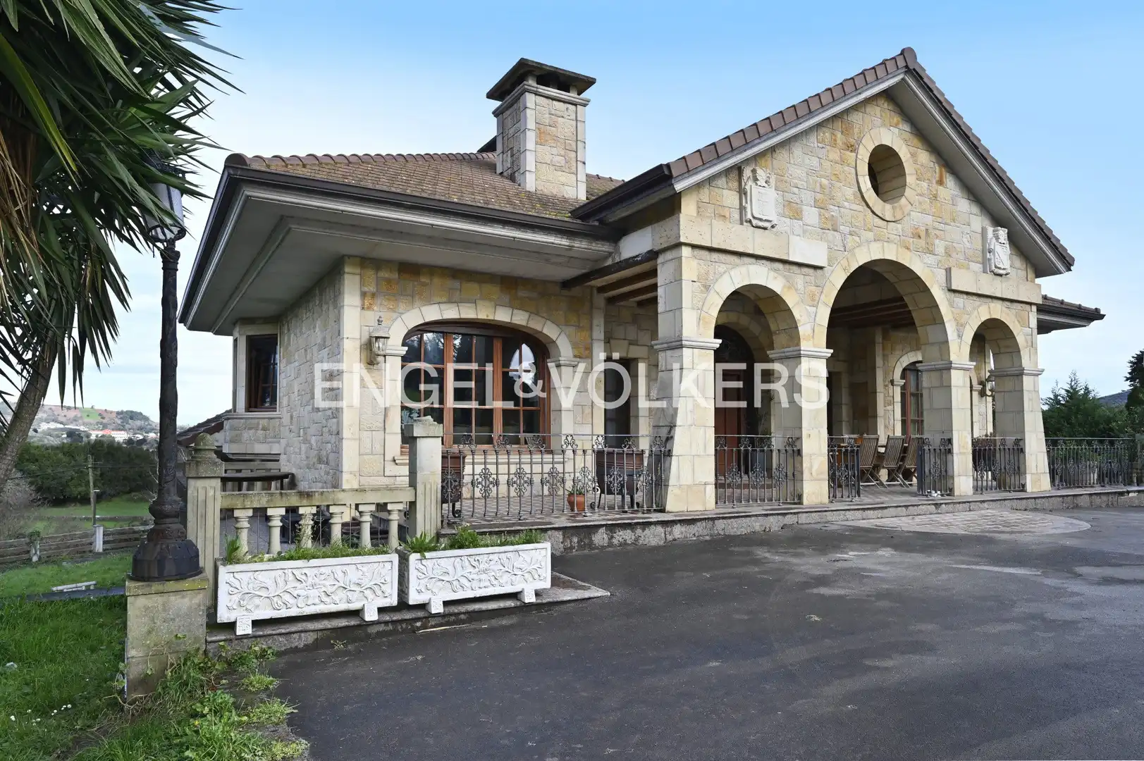 Vista exterior de Casa o chalet en venta en Arnuero con Calefacción, Jardín privado y Terraza