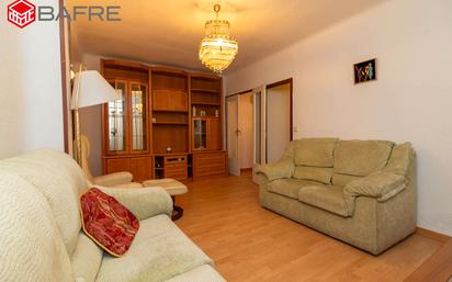 Living room of Flat for sale in  Madrid Capital