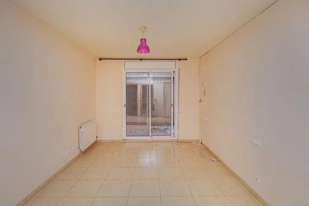 Bedroom of Ground floor for sale in Figueres