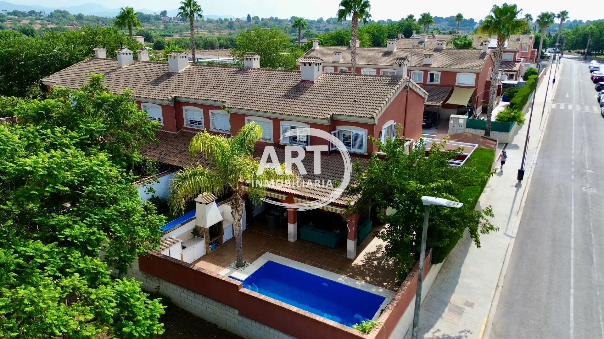 Vista exterior de Casa adosada en venda en La Pobla de Vallbona amb Aire condicionat, Calefacció i Jardí privat