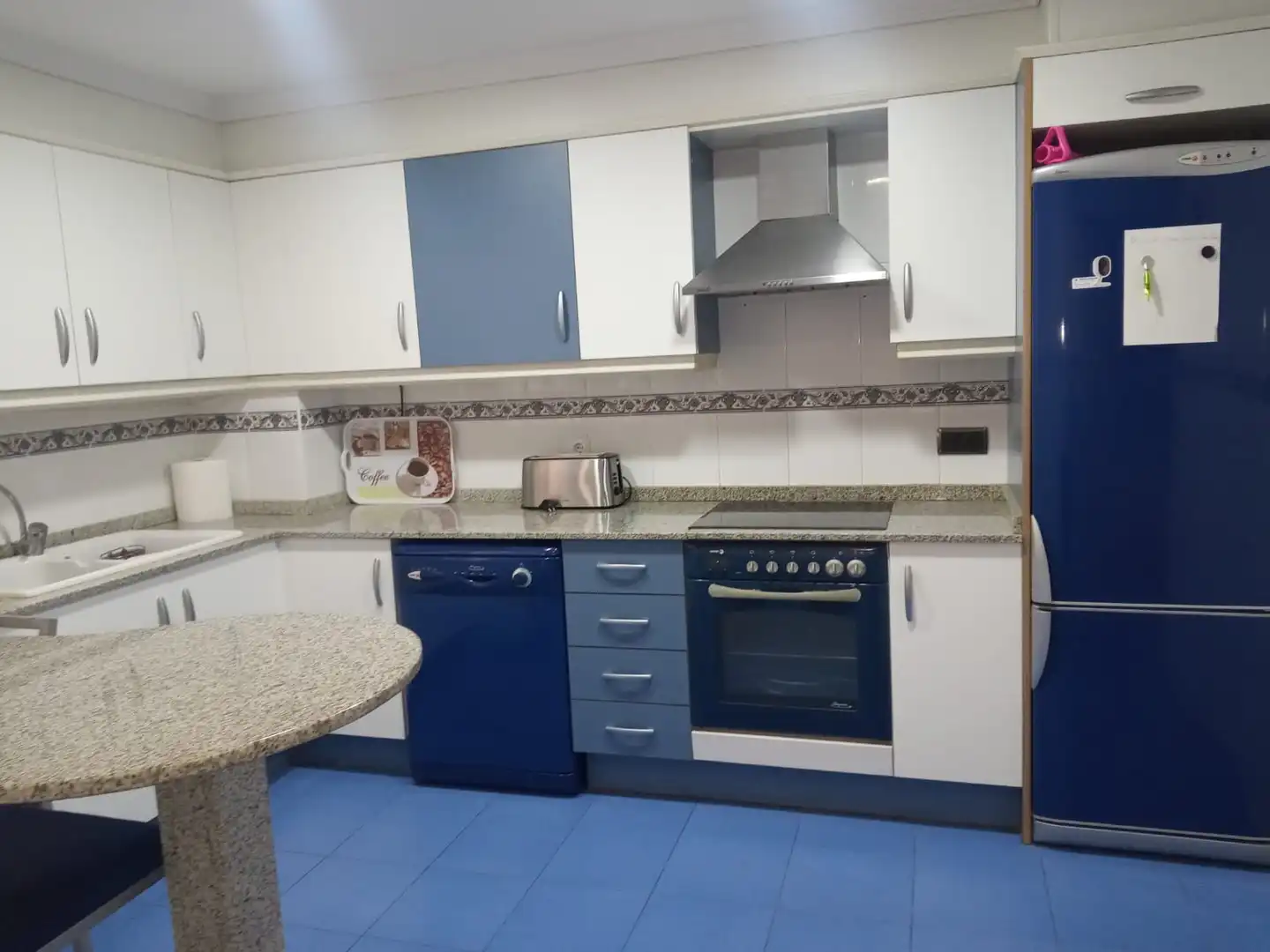 Cuina de Pis en venda en Tavernes Blanques amb Aire condicionat, Terrassa i Traster