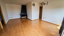 Sala d'estar de Pis en venda en Santa Oliva amb Parquet, Terrassa i Balcó