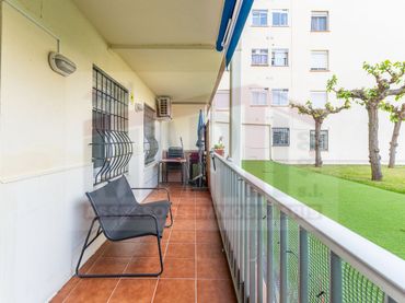 Flat with pool for sale in La Pineda