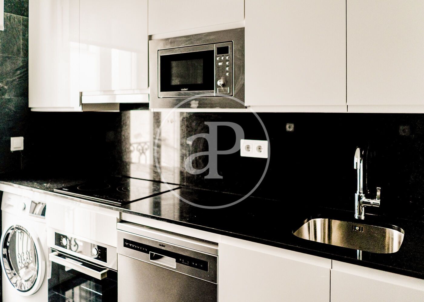 Kitchen of Flat to rent in  Madrid Capital  with Air Conditioner, Heating and Furnished