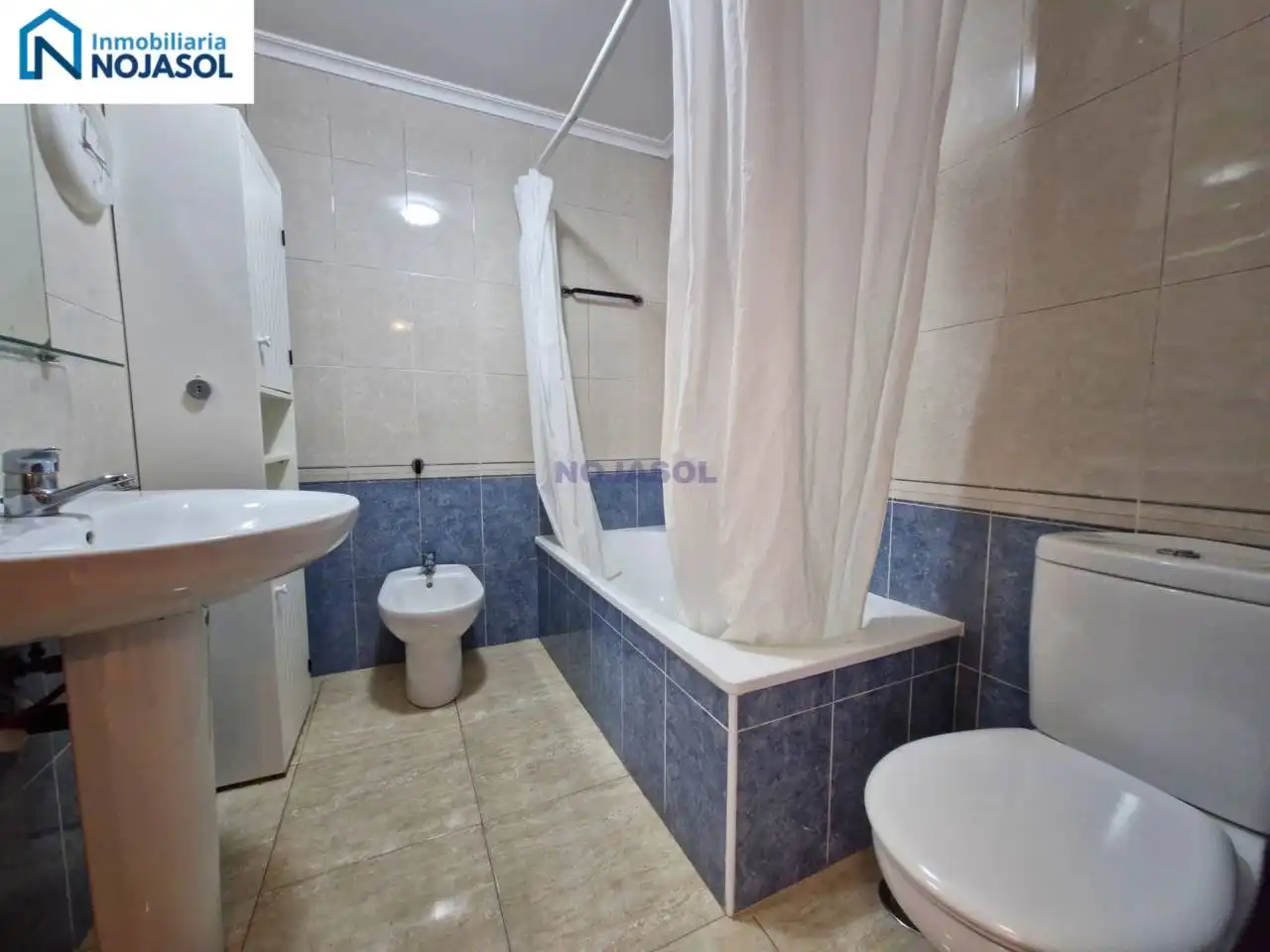 Apartament amb terrassa en venda a Calle los nogales, imagen 41