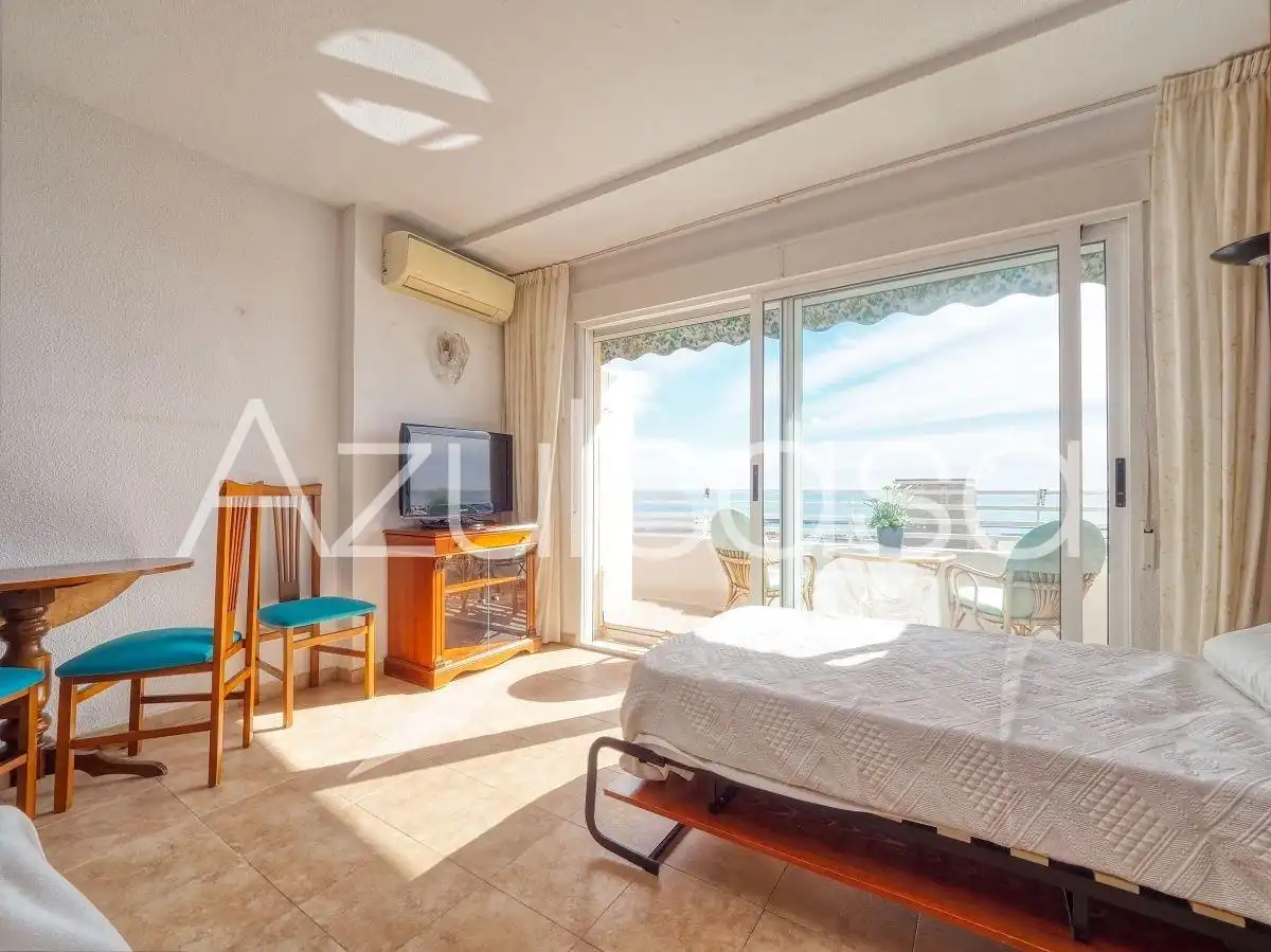 Habitación de Estudio en venta en Alicante / Alacant con Aire acondicionado, Parquet y Terraza