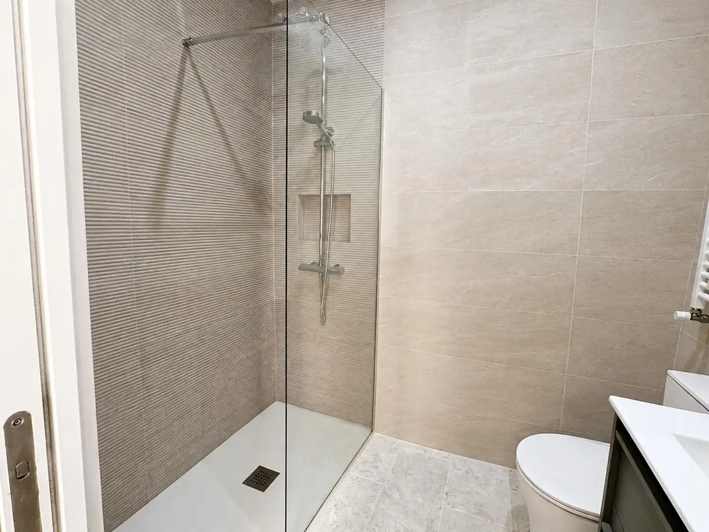 Baño de Piso en venta en Santander con Calefacción