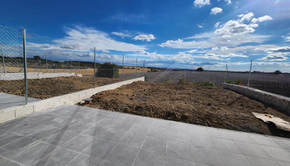 Photo 1 of Single-family semi-detached for sale in Calle de Pinar de Abantos, 186, Villalbilla pueblo, Madrid