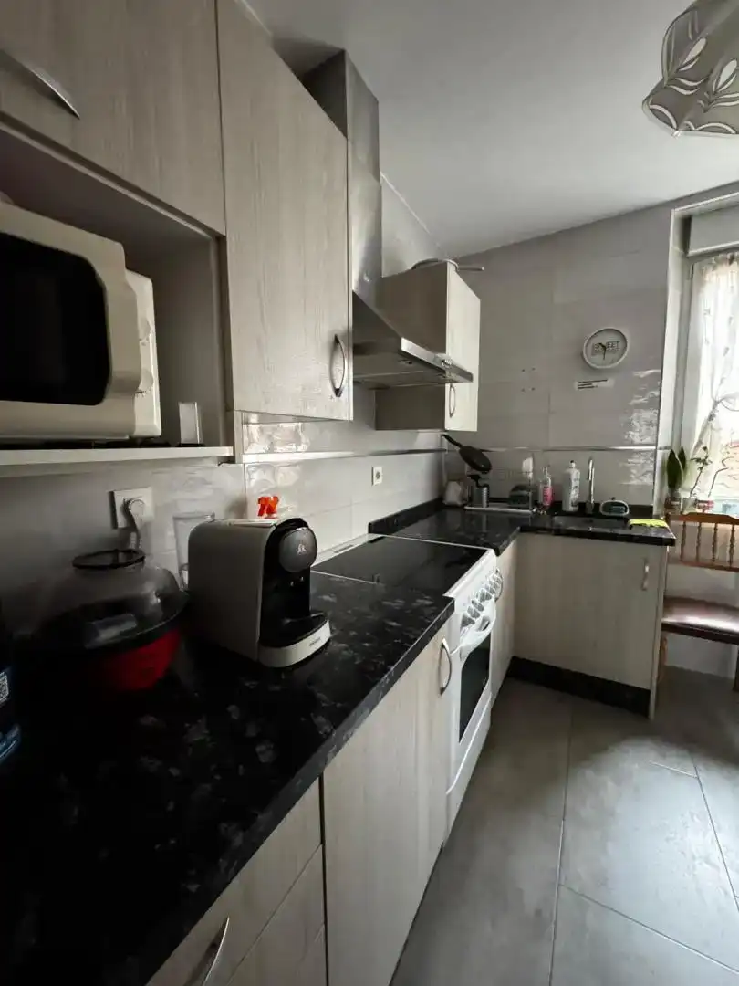 Kitchen of Flat for share in León Capital   with Furnished