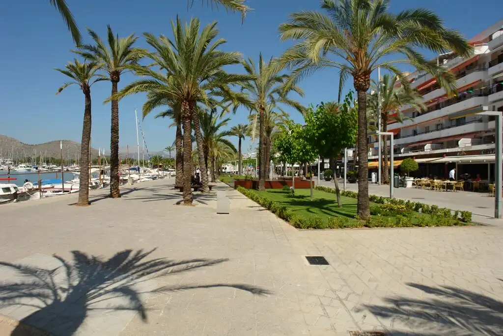 Außenansicht von Wohnungen zur Miete in Alcúdia mit Terrasse und Möbliert