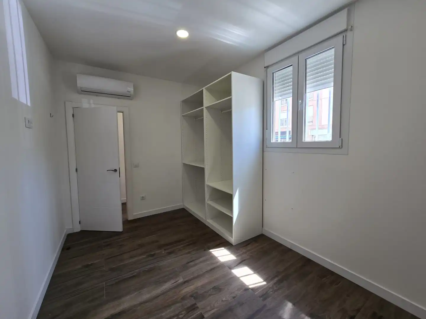 Habitación de Apartamento en venta en San Fernando de Henares con Aire acondicionado, Calefacción y Horno
