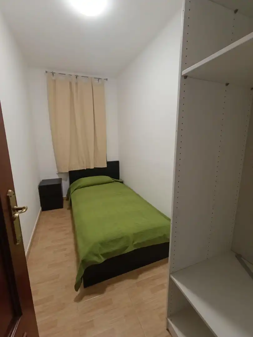 Habitación de Piso de alquiler en Mollet del Vallès con Calefacción, Parquet y Amueblado