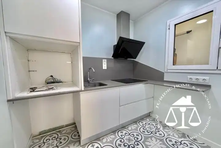 Cuina de Pis en venda en Barcelona amb Calefacció i Terrassa