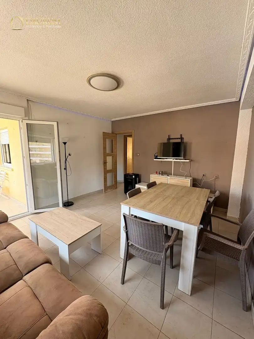 Sala de estar de Piso en venta en Tavernes de la Valldigna con Terraza y Amueblado