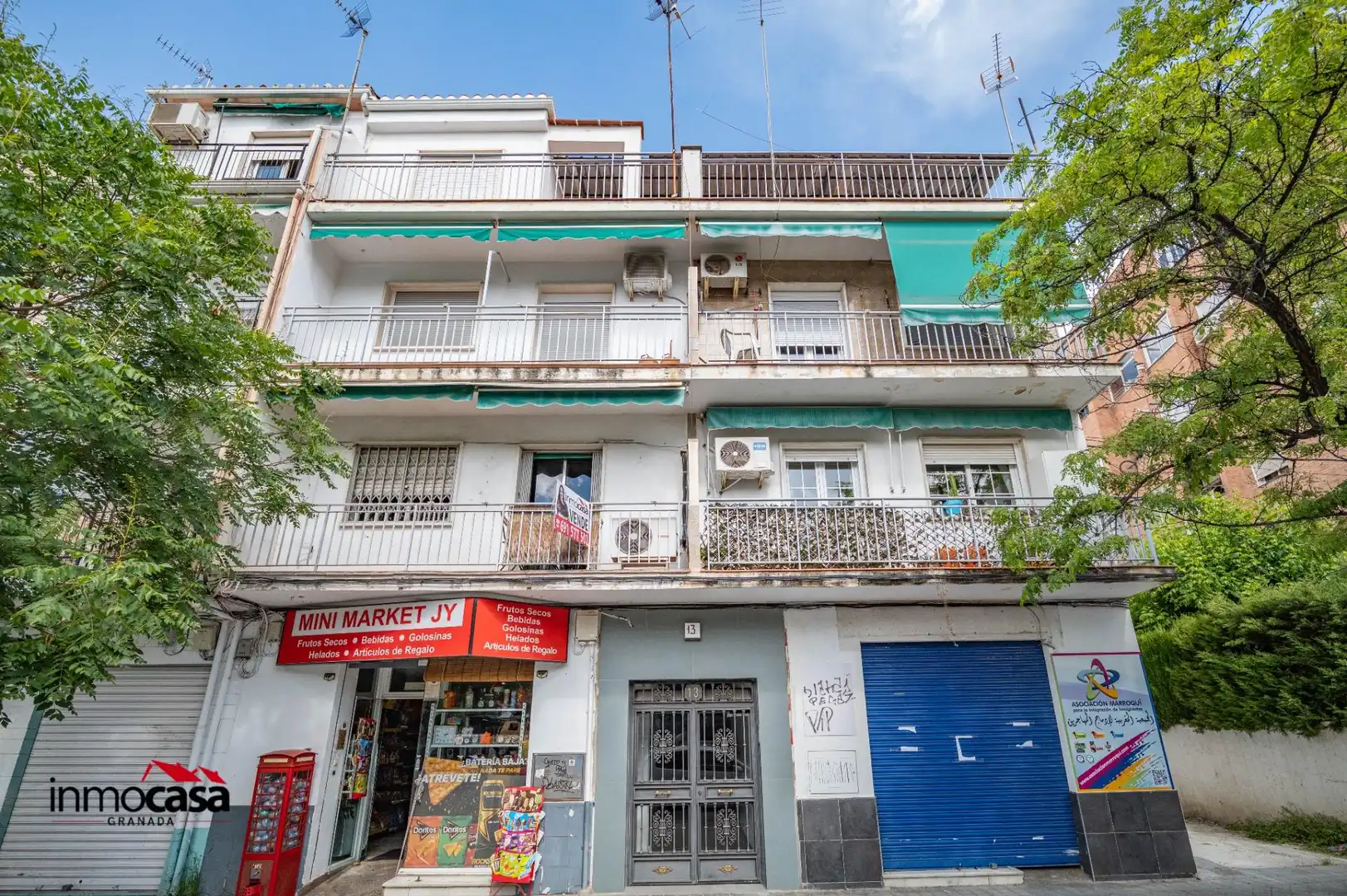 Vista exterior de Pis en venda en Granada amb Jardí privat i Balcó