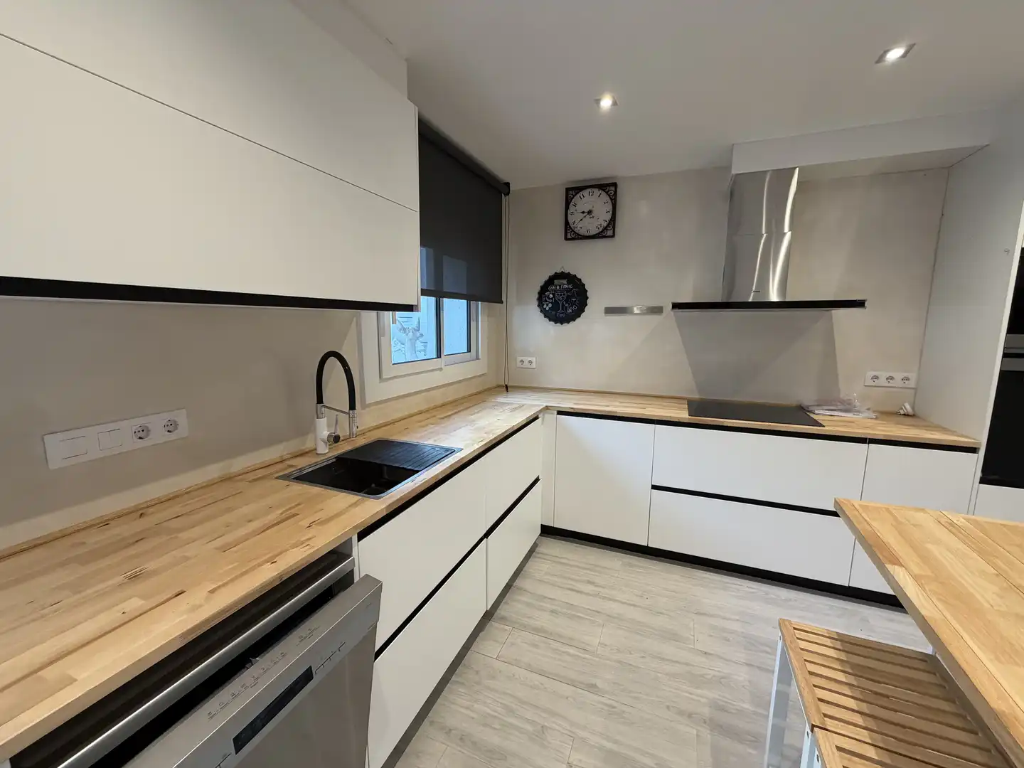 Cocina de Apartamento de alquiler en Palamós con Calefacción, TV y Alarma