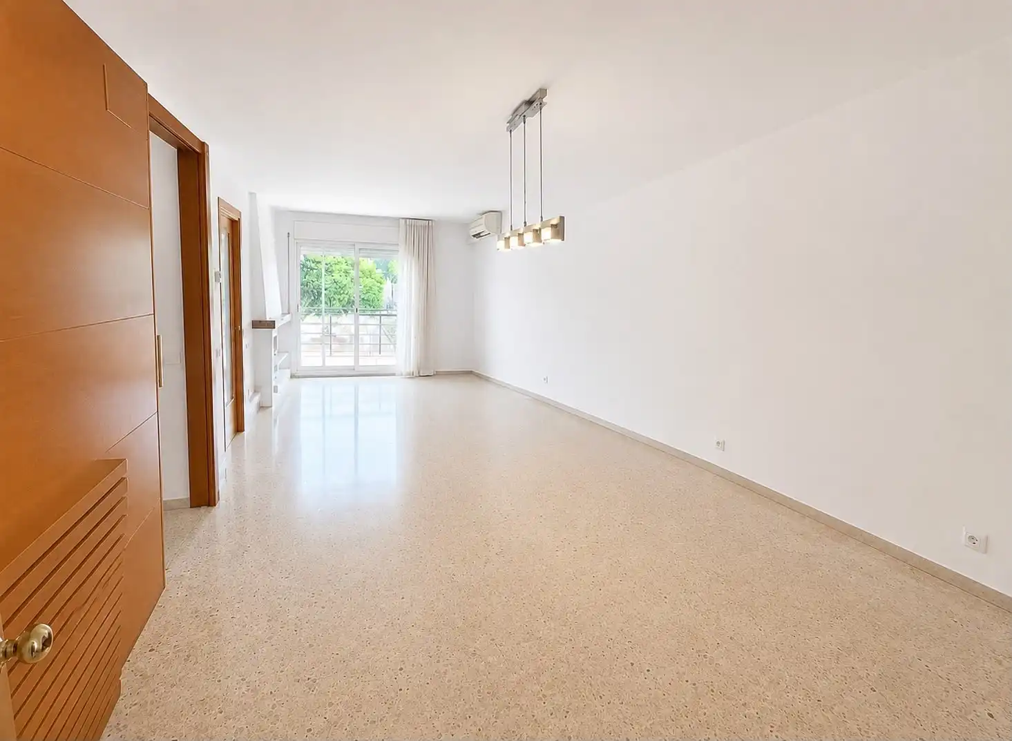 Menjador de Casa o xalet en venda en Castellar del Vallès amb Aire condicionat i Terrassa
