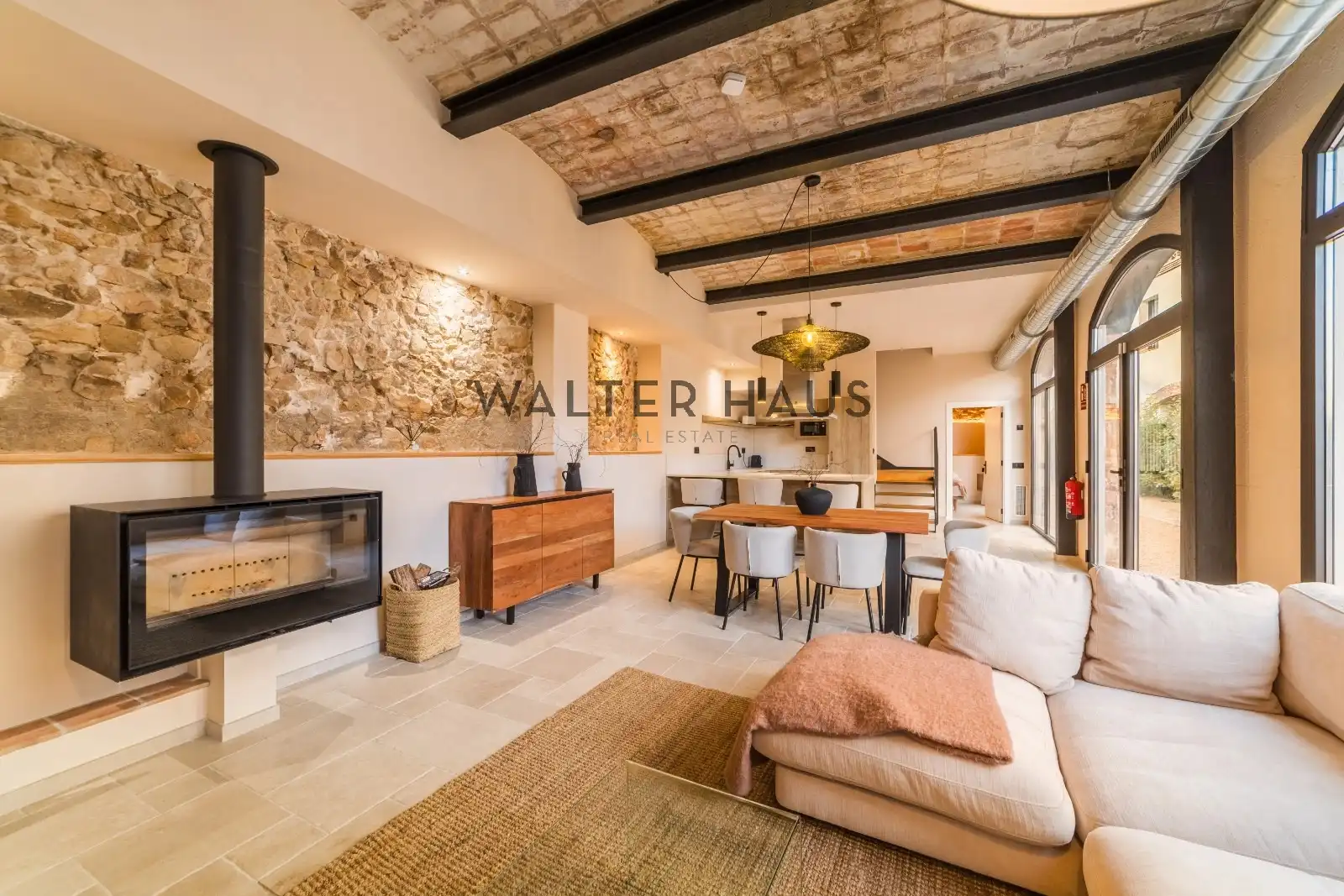 Sala de estar de Finca rústica en venta en Santa Cristina d'Aro con Calefacción, Jardín privado y Parquet