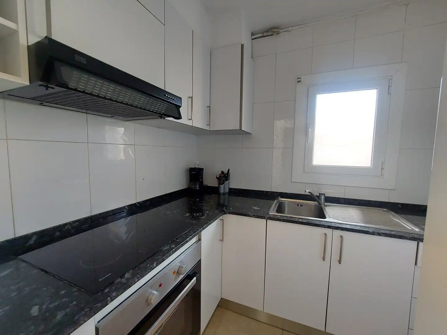 Appartement compact avec balcon à vendre à Carrer de Falset, imagen 3
