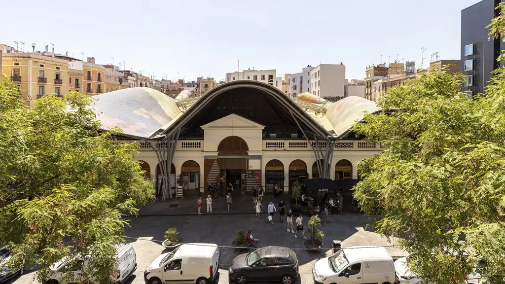 Vista exterior de Apartamento en venta en Barcelona con Aire acondicionado, Parquet y Balcón
