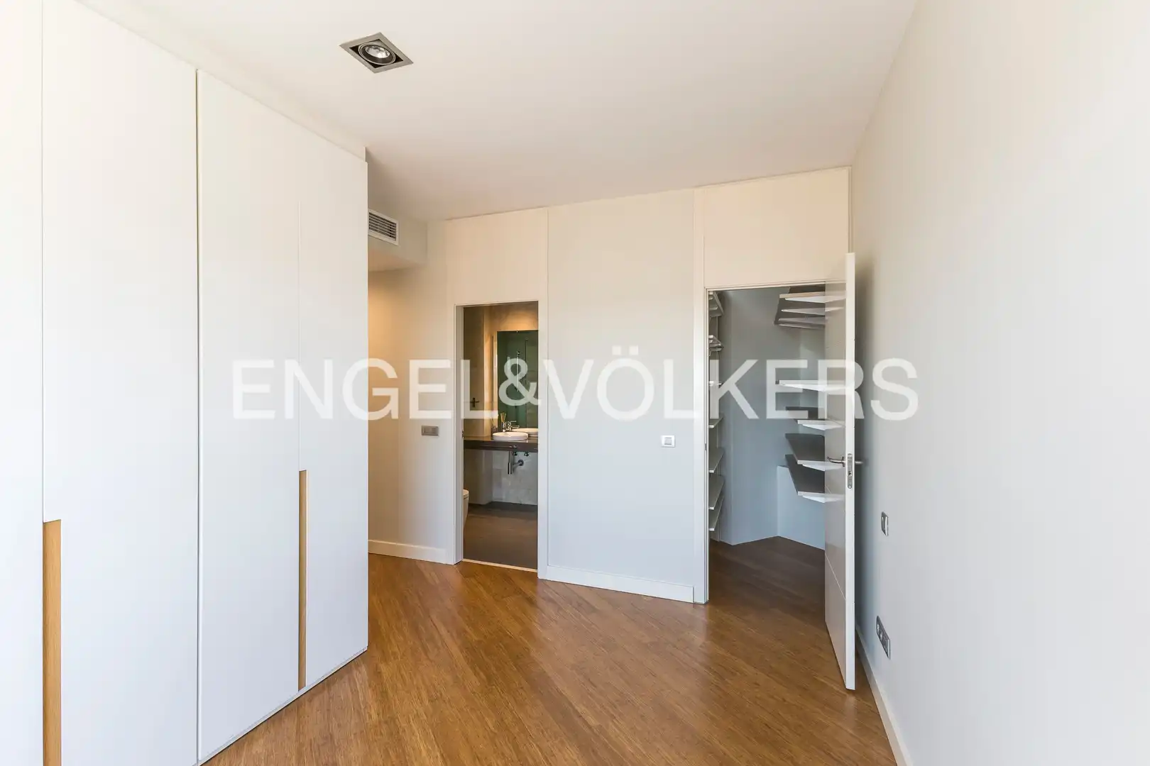 Schlafzimmer von Wohnung zur Miete in Madrid mit Heizung