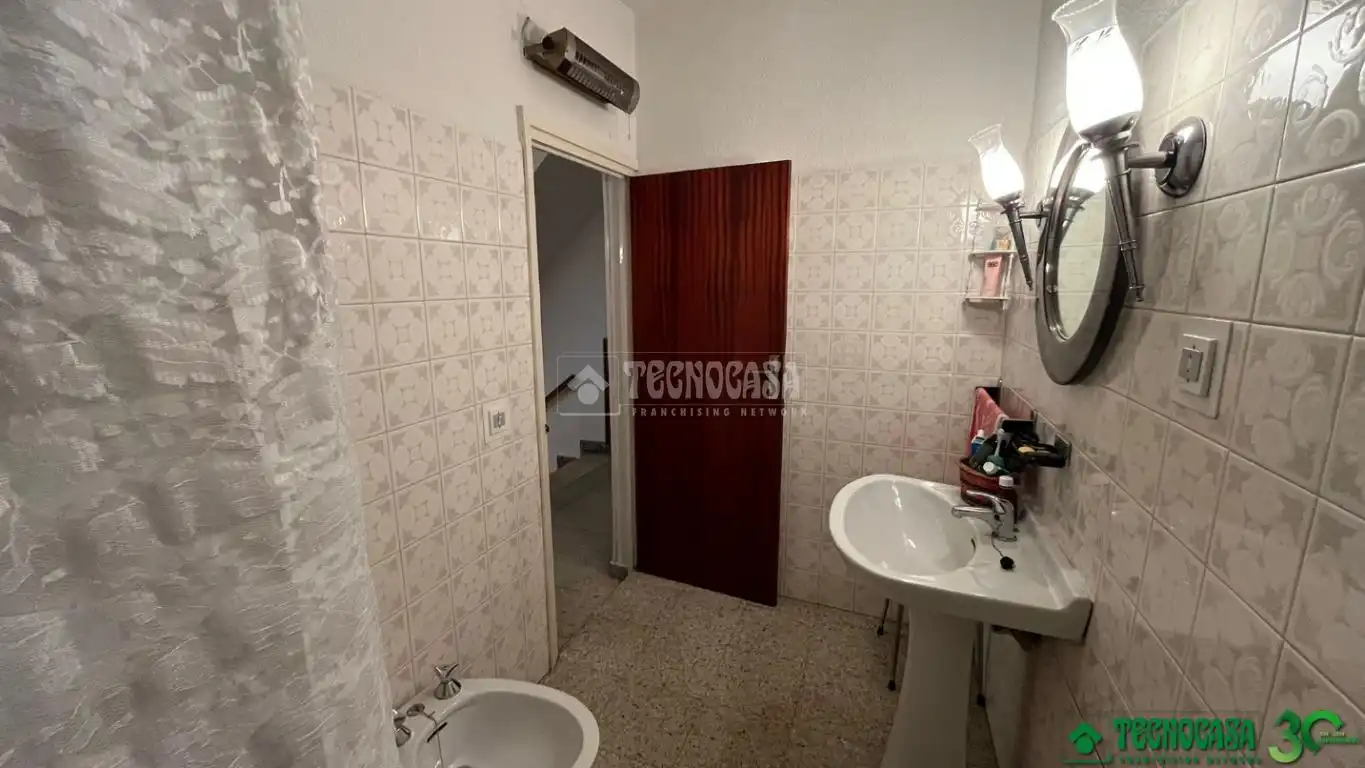 Bathroom of Detached homes for sale in Arenas de San Pedro