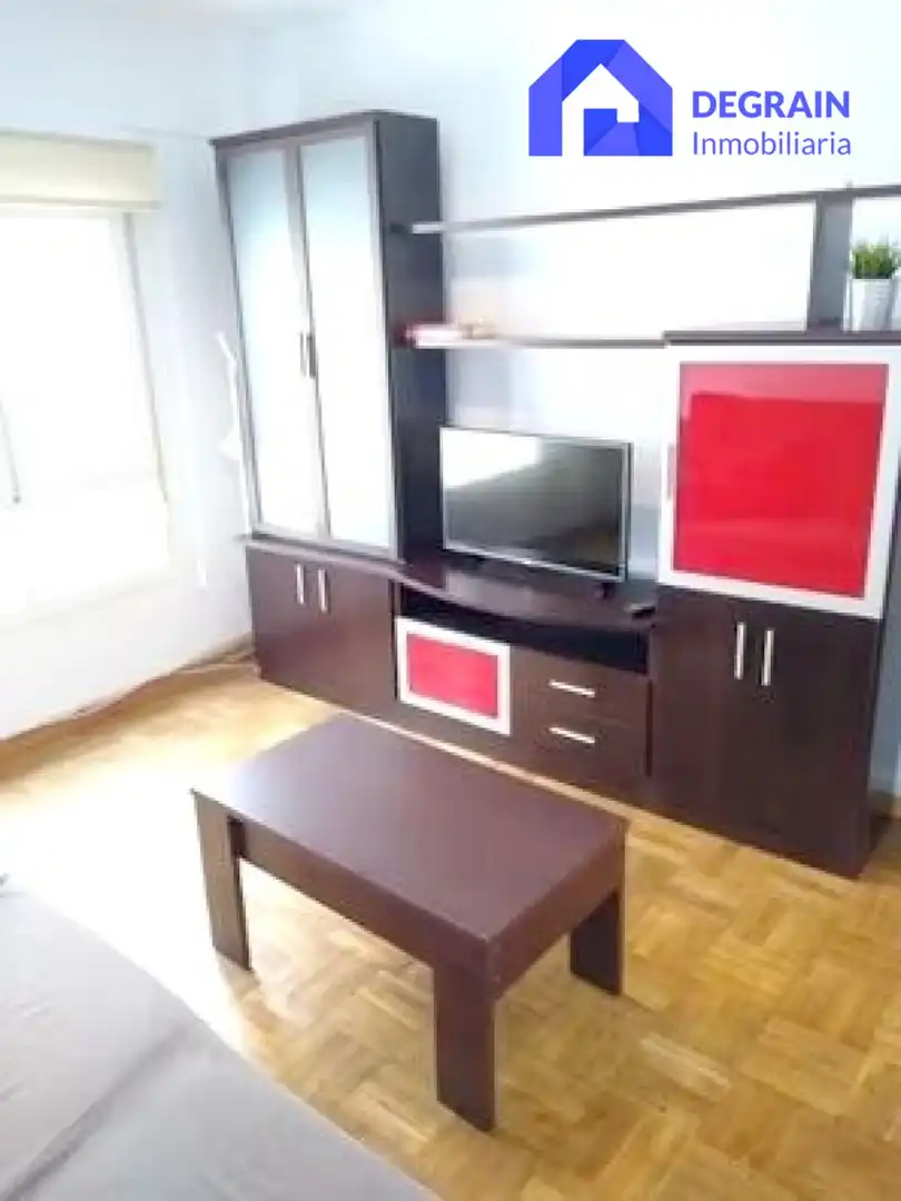 Wohnzimmer von Wohnung zur Miete in Oviedo  mit Möbliert