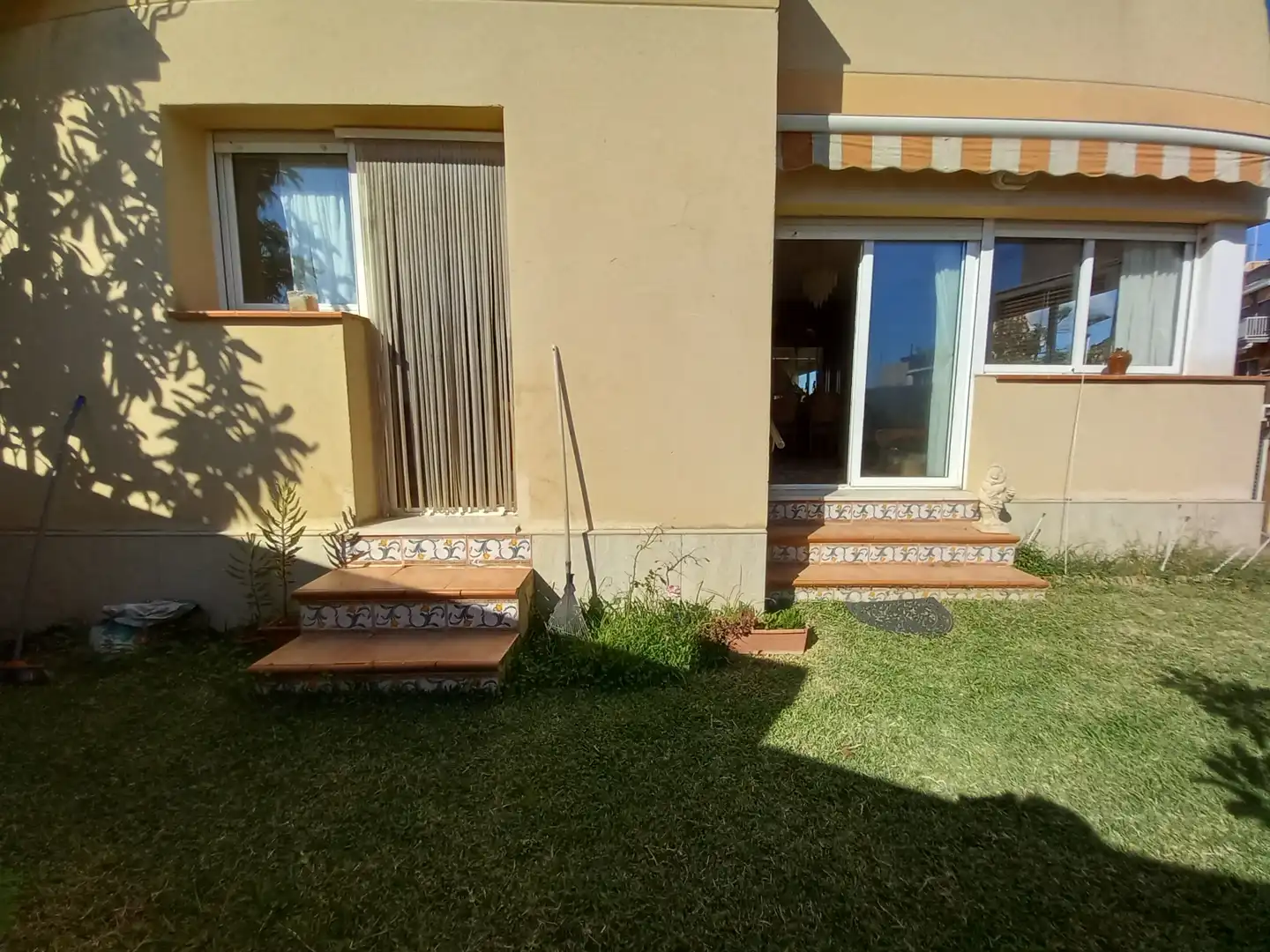 Jardí de Casa o xalet en venda en Vilanova i la Geltrú amb Aire condicionat, Calefacció i Jardí privat