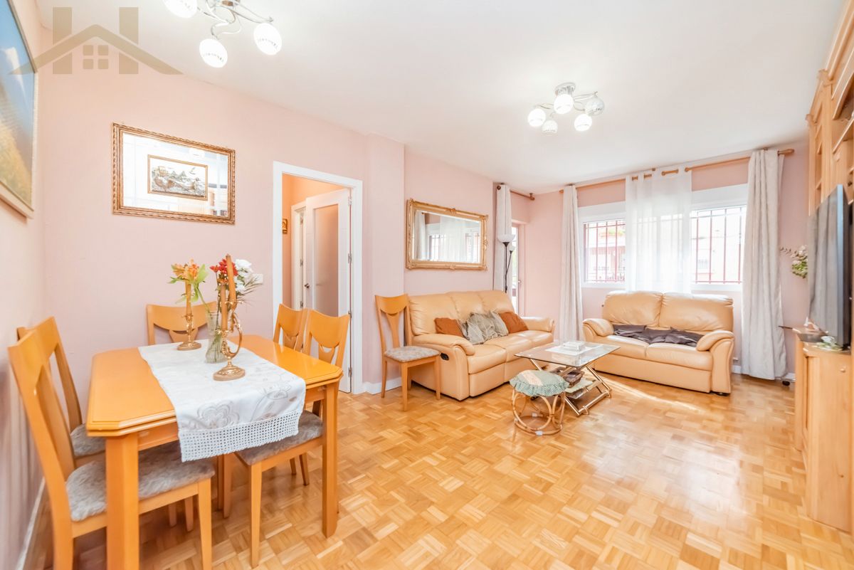 Bedroom of Flat for sale in Alcobendas  with Air Conditioner, Heating and Private garden