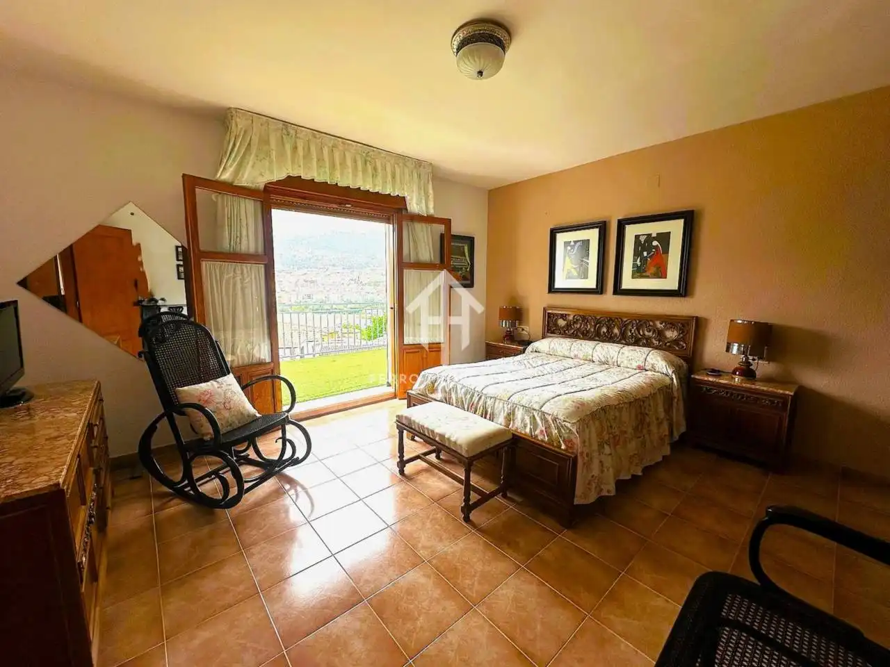 Jardí de Casa o xalet en venda en Loja amb Aire condicionat, Jardí privat i Terrassa