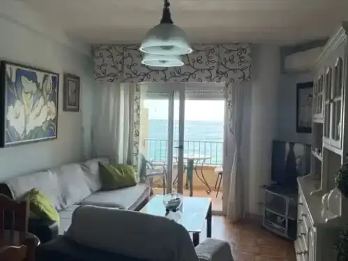 Sala d'estar de Apartament de lloguer en Almuñécar amb Parquet, Piscina i Moblat