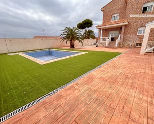 Piscina de Casa o xalet en venda en Yuncos amb Aire condicionat, Calefacció i Parquet