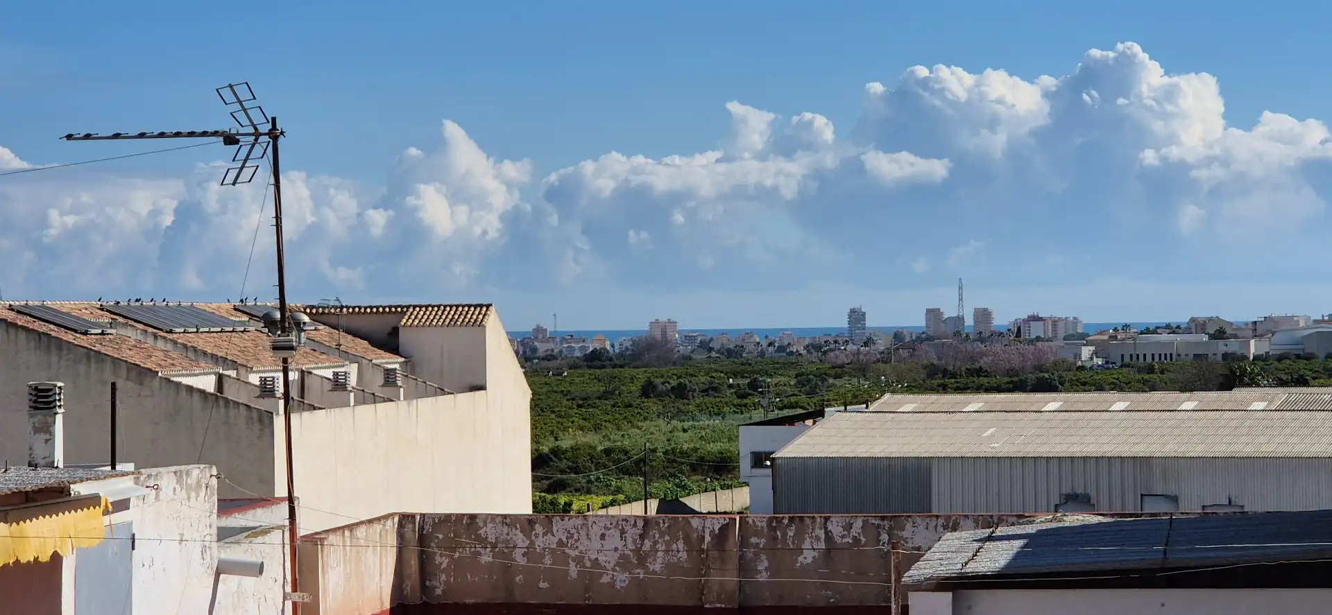 Vista exterior de Casa o xalet en venda en Bellreguard amb Aire condicionat, Calefacció i Jardí privat