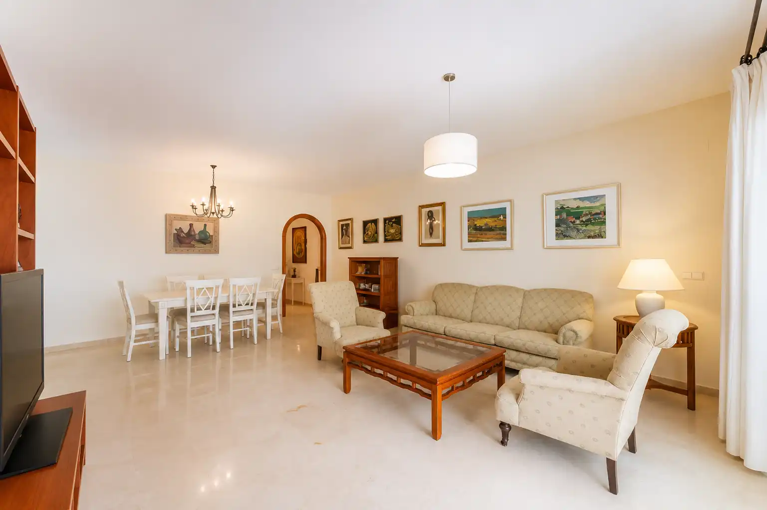 Living room of Flat for sale in Marbella  with Air Conditioner, Heating and Terrace