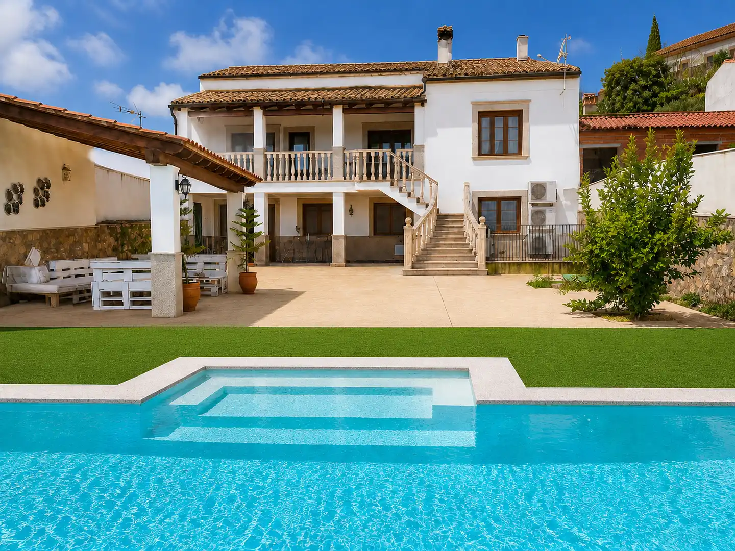 Piscina de Casa o chalet en venta en Valencia de Alcántara con Aire acondicionado, Calefacción y Jardín privado