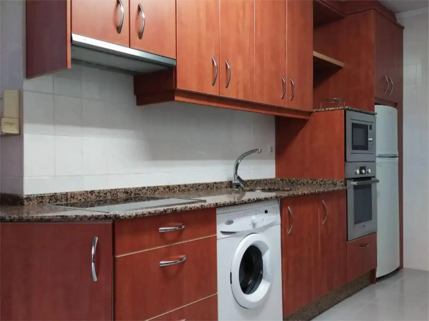 Cuina de Pis en venda en Cudillero amb Parquet, Traster i Moblat