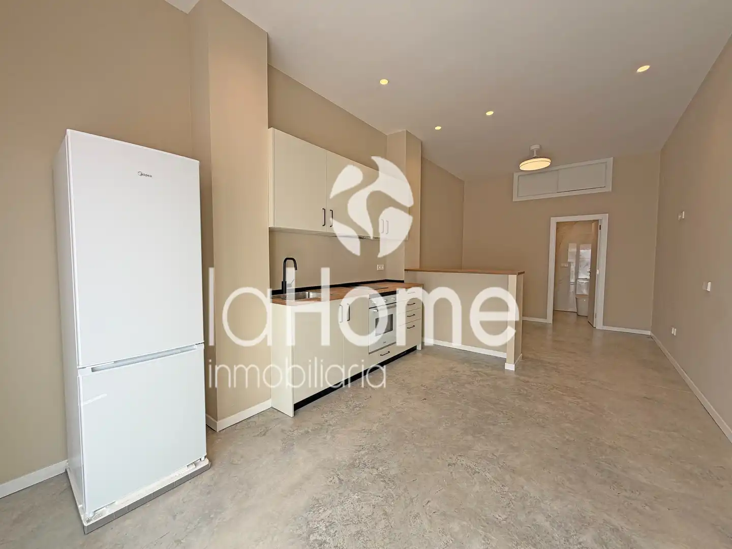 Loft zum Verkauf in Paterna mit Ofen