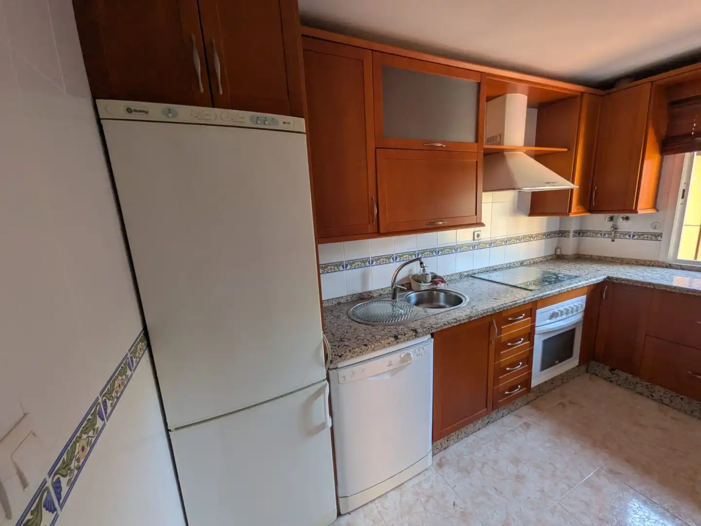 Cuina de Casa adosada en venda en Benacazón amb Aire condicionat i Balcó