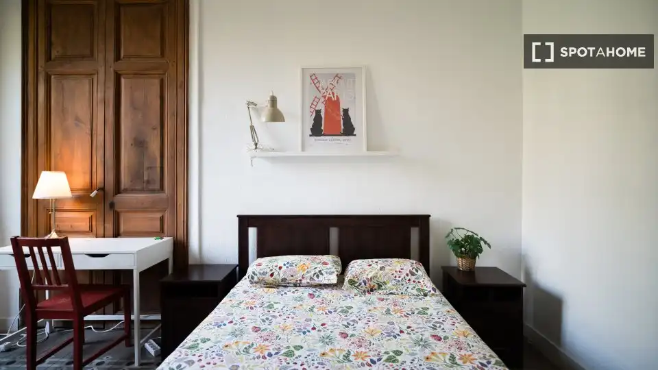 Bedroom of Flat for share in Barcelona  with Air Conditioner, Heating and Furnished