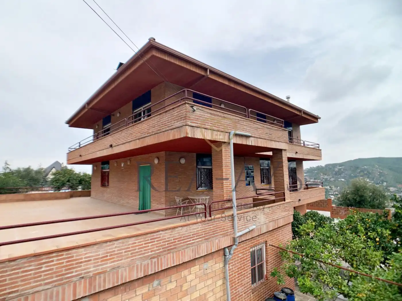 Vista exterior de Casa o chalet en venta en Vallirana con Jardín privado, Terraza y Trastero