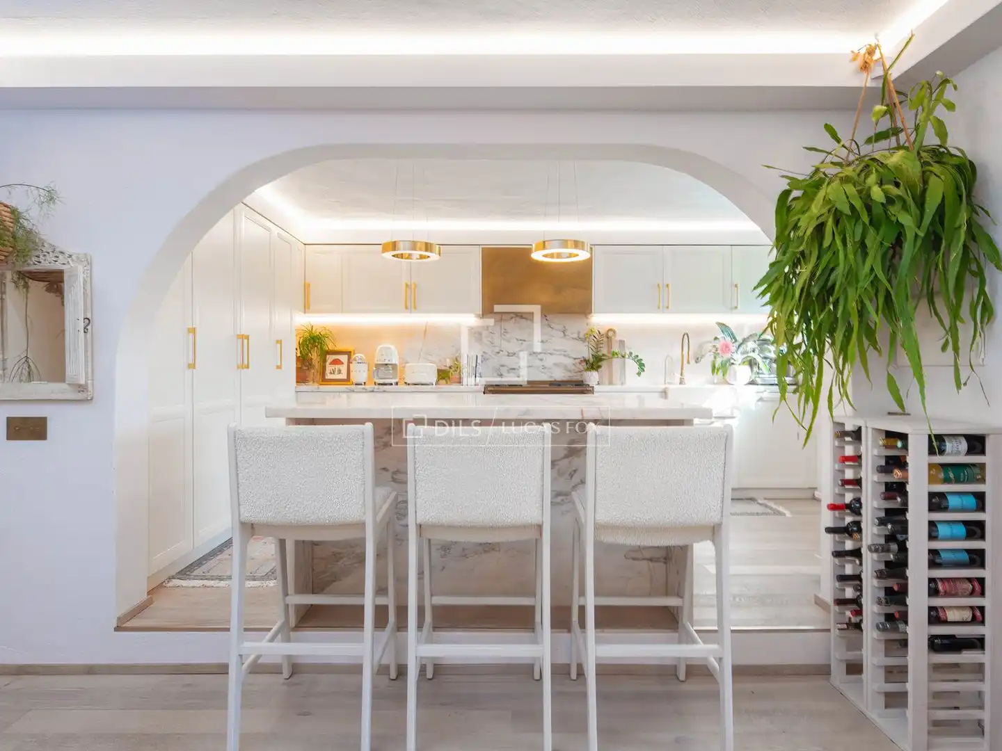 Cuina de Casa o xalet en venda en Santa Eulària des Riu amb Aire condicionat, Calefacció i Jardí privat