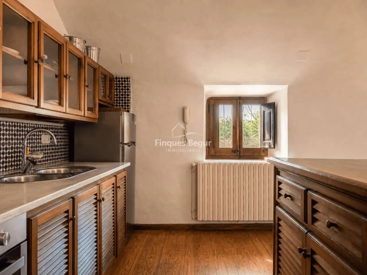 Cuina de Finca rústica en venda en Mont-ras amb Calefacció, Jardí privat i Terrassa