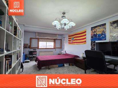 Bedroom of Flat for sale in  Zaragoza Capital  with Air Conditioner, Heating and Terrace