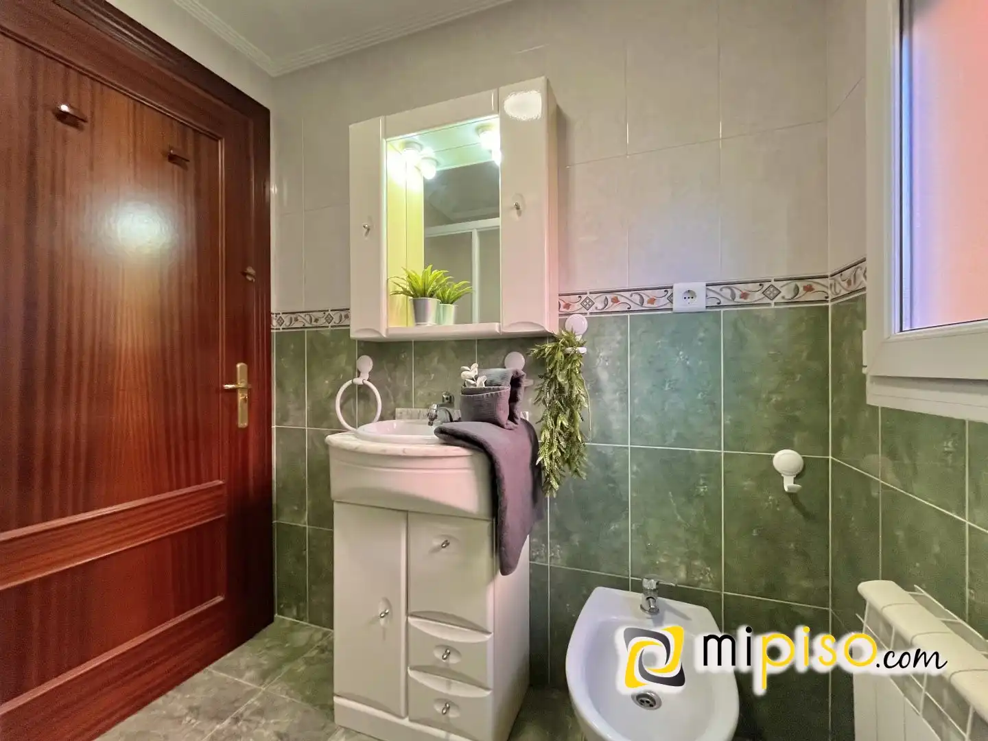 Baño de Casa adosada en venta en Ruesga con Calefacción, Terraza y Amueblado
