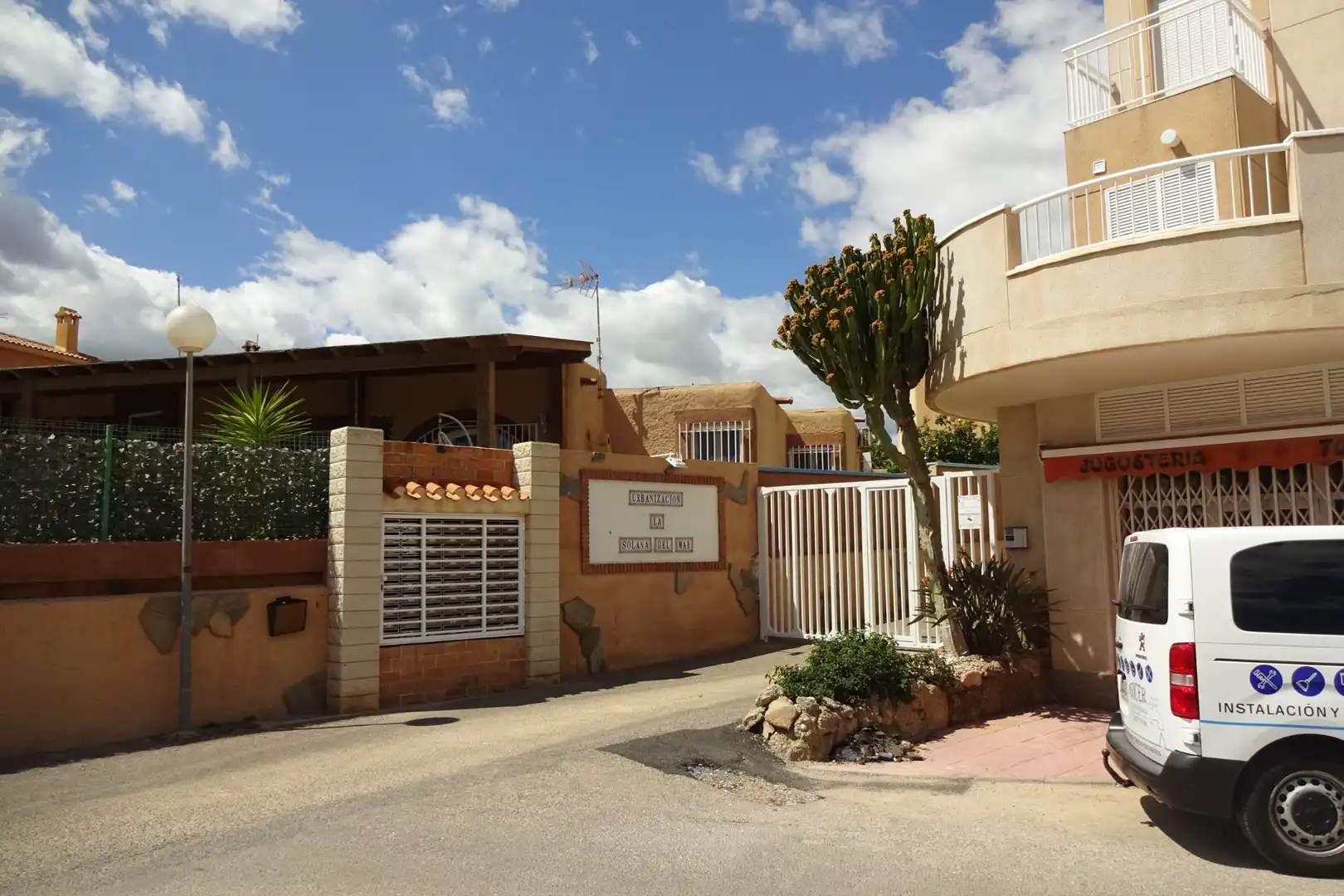 Vista exterior de Casa adosada en venta en Garrucha con Terraza, Amueblado y Piscina comunitaria