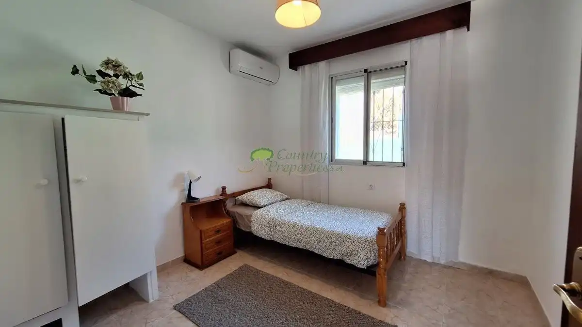 Habitación de Finca rústica en venta en Vélez-Málaga con Aire acondicionado, Jardín privado y Terraza